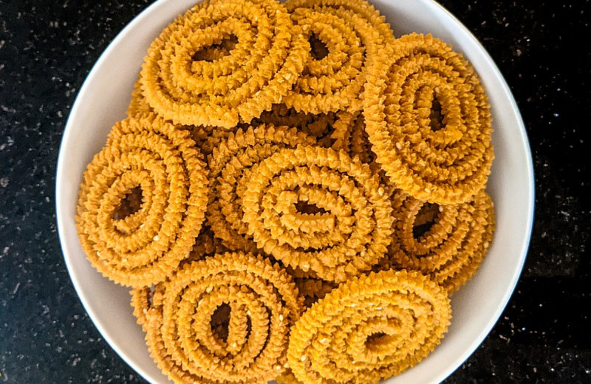 Homemade Crispy Arimurukku
