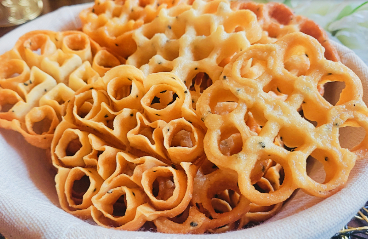 Kerala Style Crispy Achappam