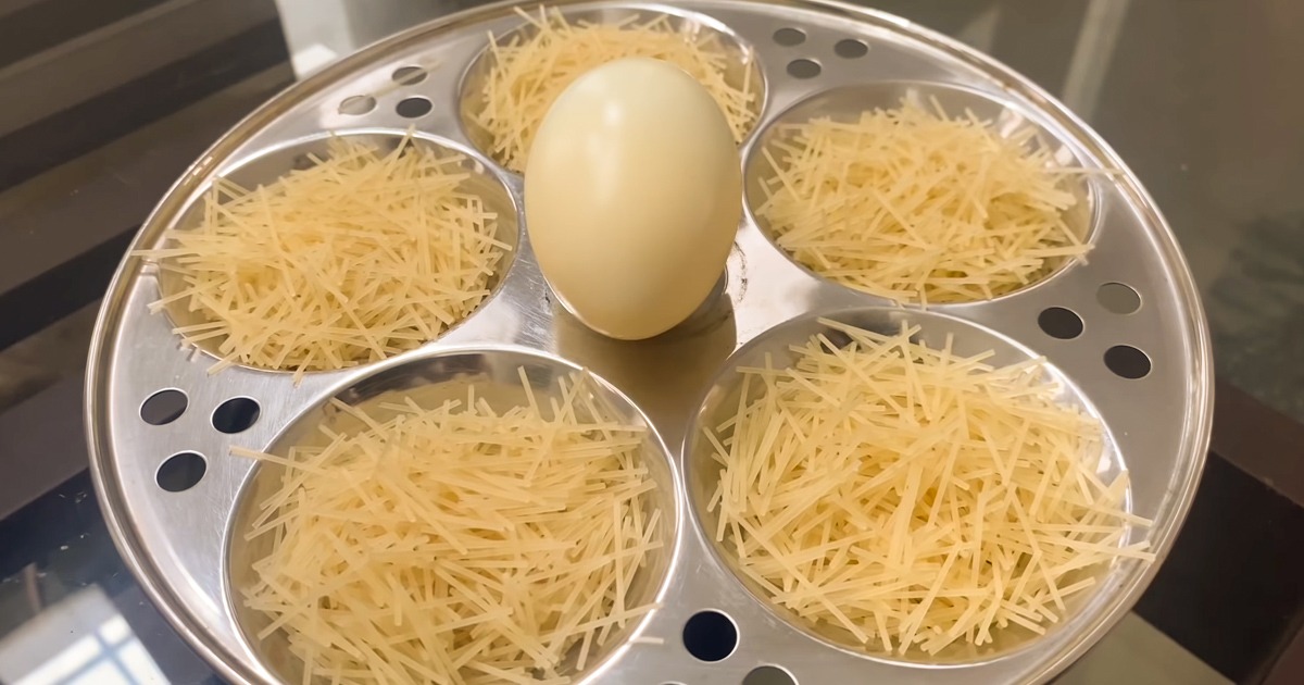 Tasty Vermicelli Egg Snack