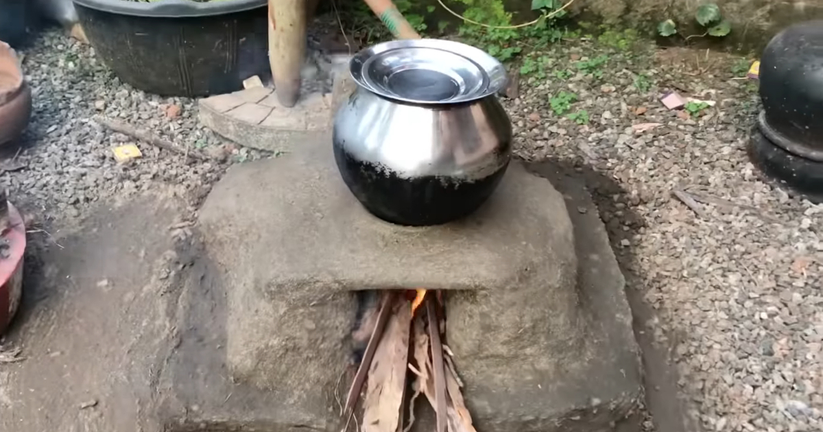 Making Pukayillatha Aduppu Using Soil